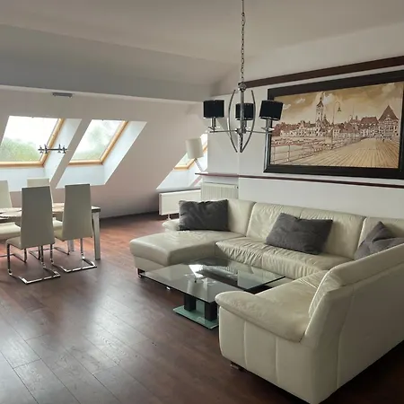 Panorama Apartment *