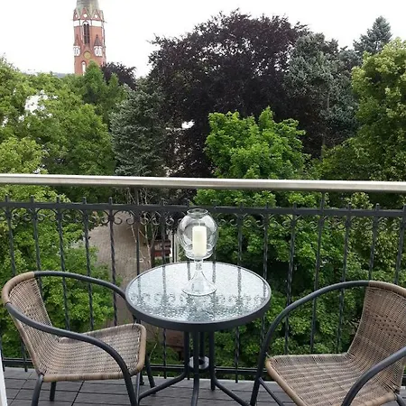 Panorama Apartment *